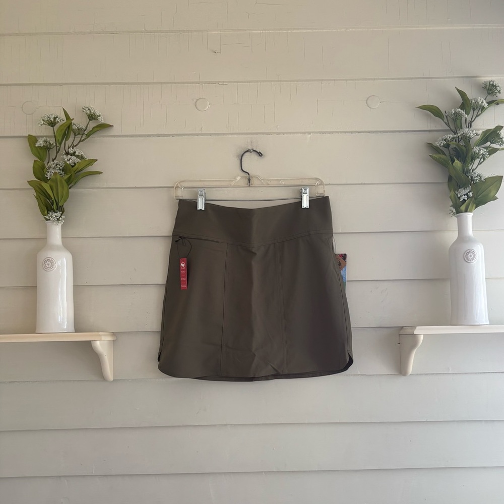 Sherpa Adventure Gear Sajilo Adventure Skort Olive Green Size Small NWT
